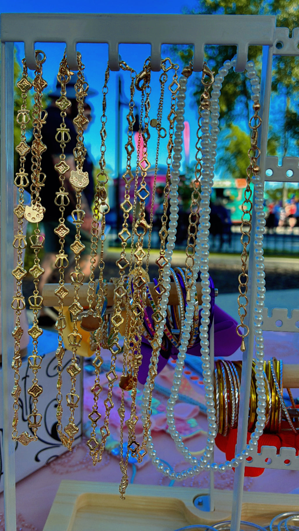 Gold & Graceful Neckalce