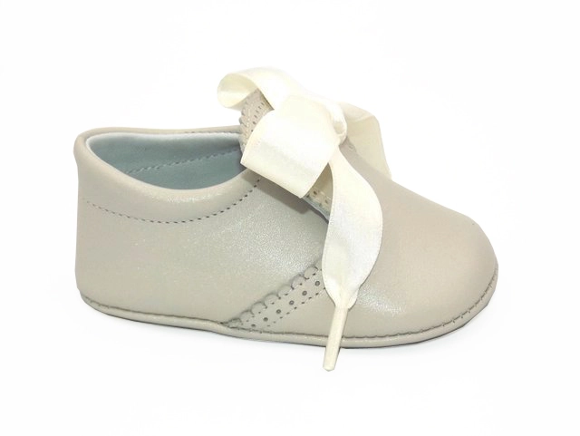 Spanish Crib Baby shoes $35