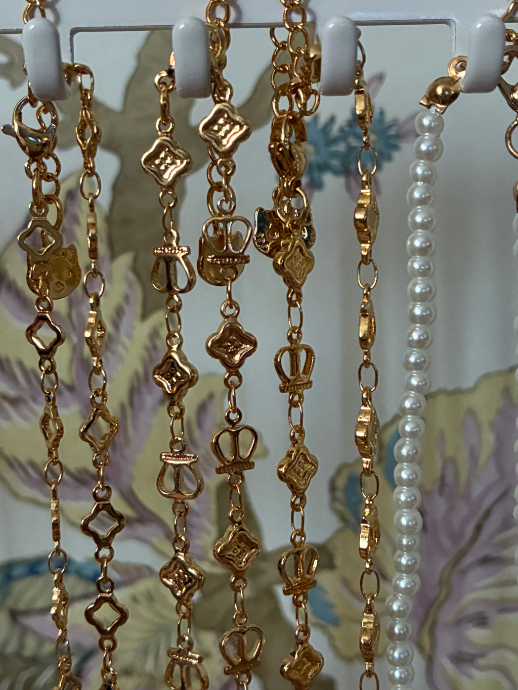 Gold & Graceful Neckalce