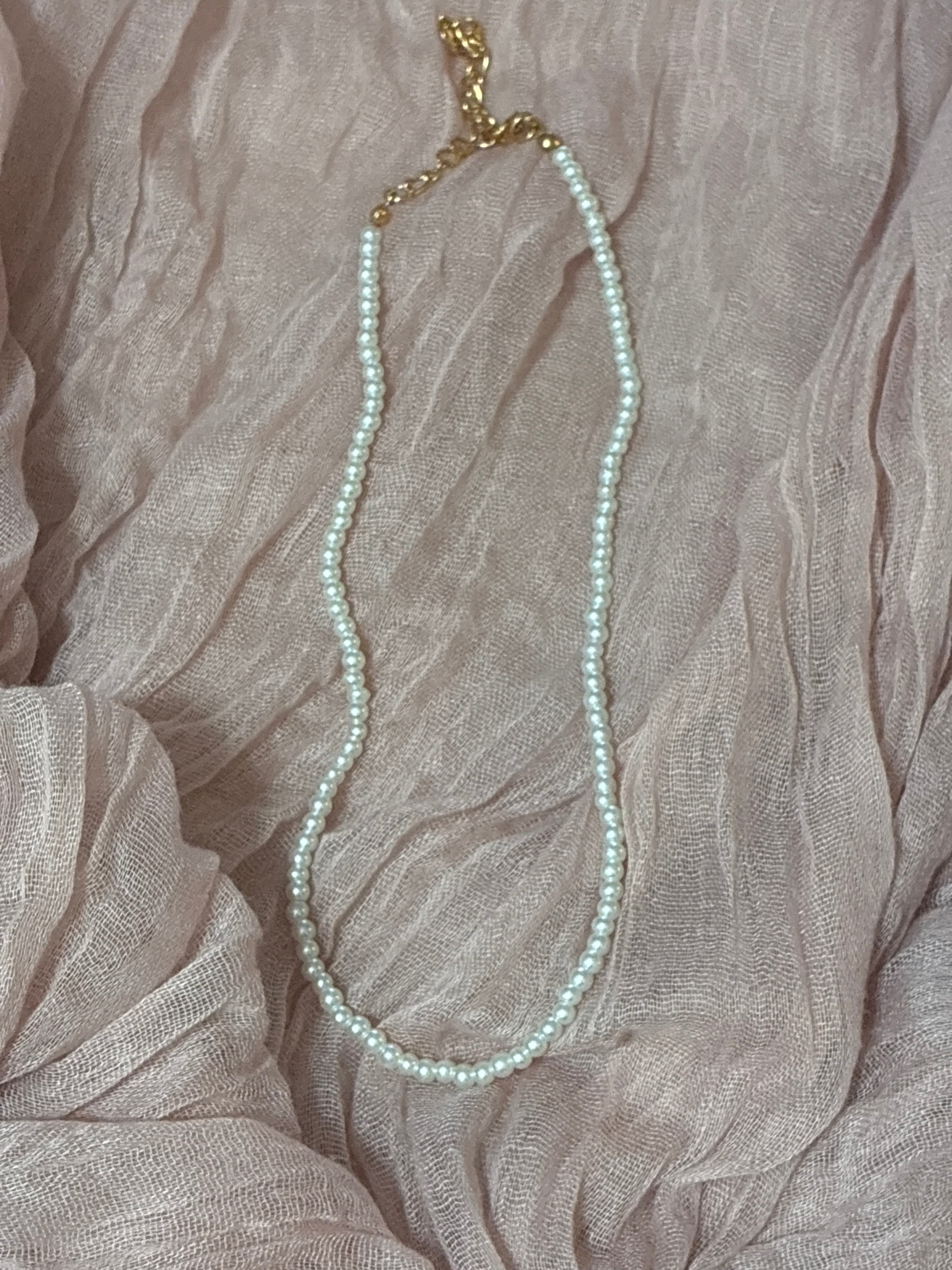 Gold & Graceful Neckalce